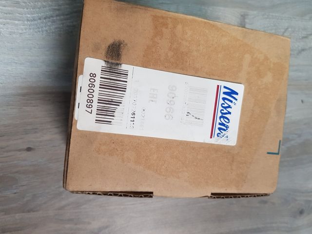 Enfriador de aceite Nissens 90966 / 9804281280