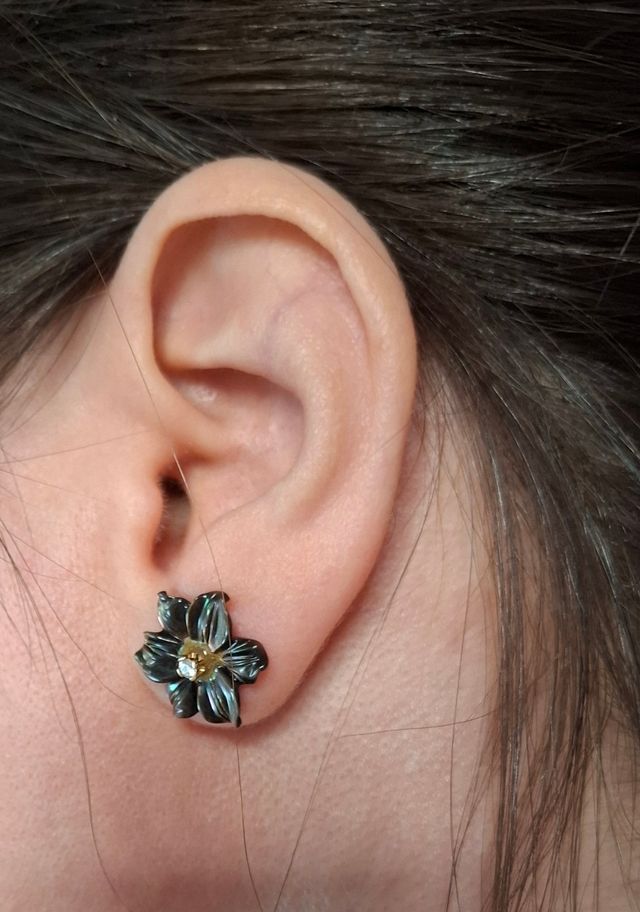 Pendiente oro 18 kt, nacar y brillante