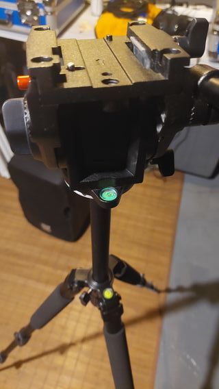 Trípode de foto Weifeng con cabeza de vídeo Neewer