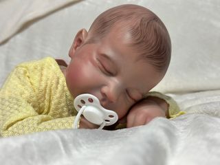 Bebé reborn niña bonita 