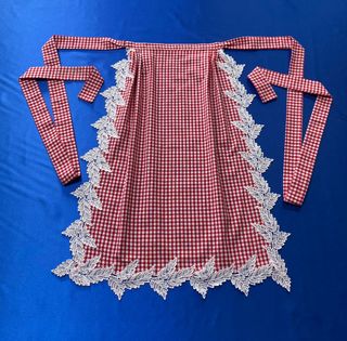 CONJUNTO NUEVO CUADROS delantal pico con puntilla