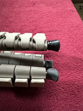 Trípode de foto Manfrotto y cabeza de vídeo Neewer