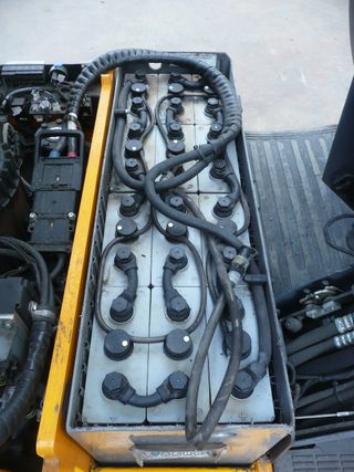 CARRETILLA ELECTRICA COMPACTA