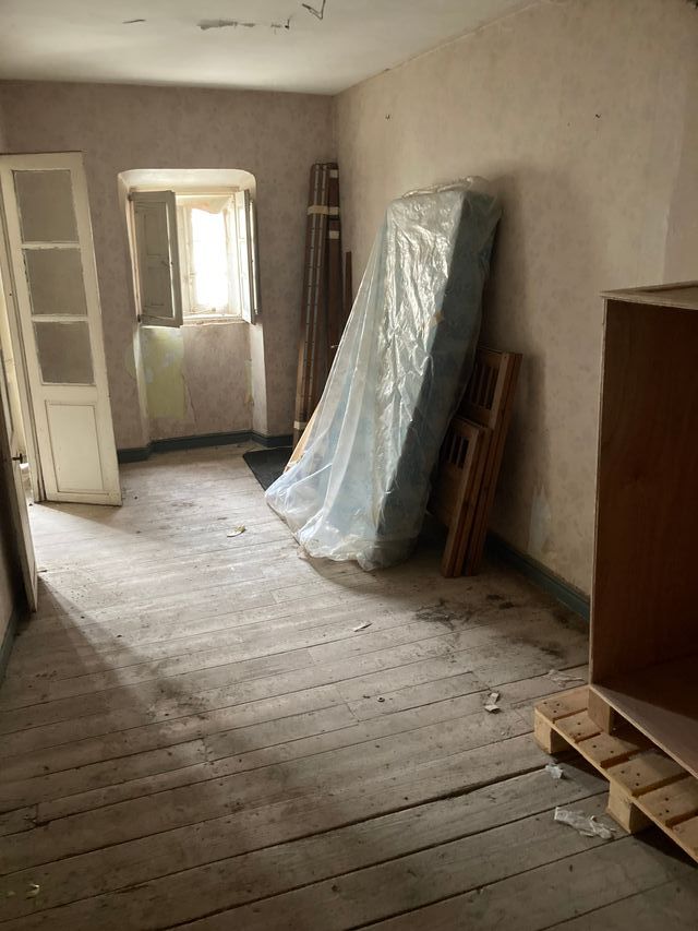 Vendo piso a reformar junto a la plaza San Antonio