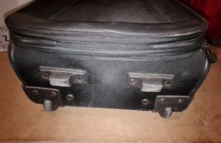 Trolley de cabina. Maleta con ruedas