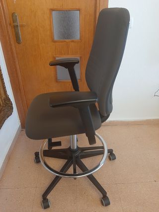 Silla alta de oficina SteelCase