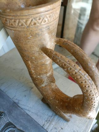 escultura ritual Persa piedra tallada a mano