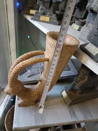 escultura ritual Persa piedra tallada a mano