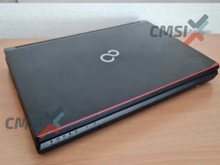 Fujitsu A574 15"/i5-4/4gb/hdd 500gb-grado b