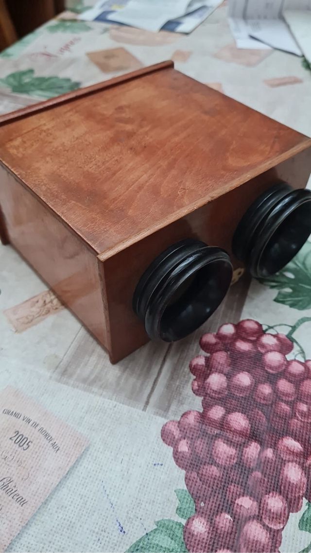Estereoscopeo francés de madera