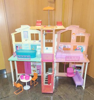 Casa Barbie con ascensore+accessori+Ken e Barbie