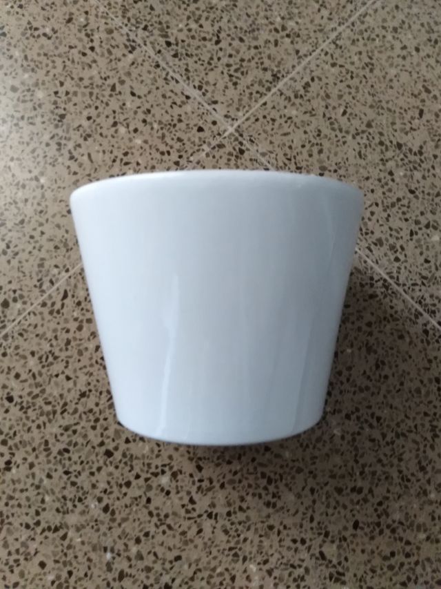 Urge Venta Maceta Blanco Neutral