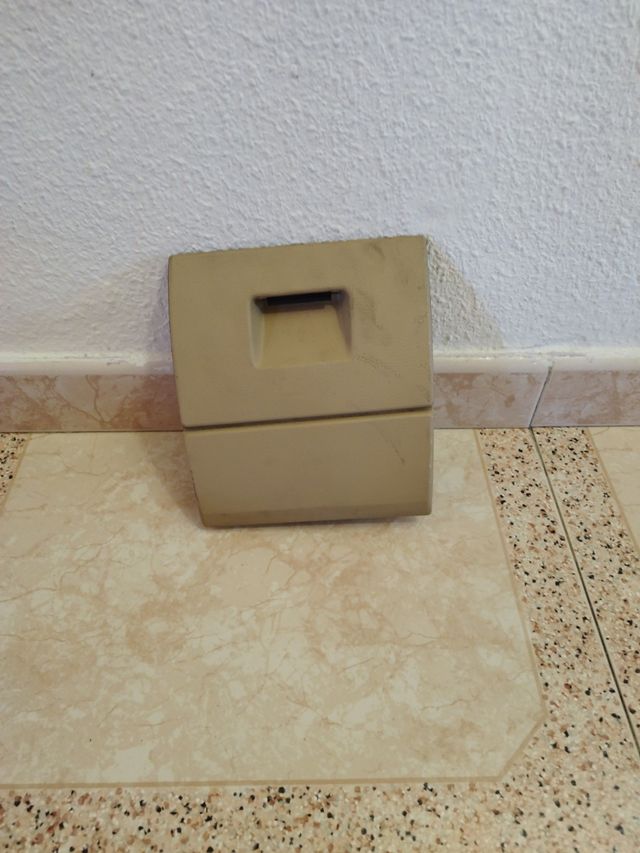 BMW e90 guantera pequeña