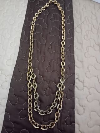 Cadena larga dorada