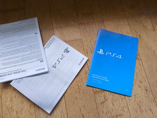PS4 Slim 1tb con 1 mando y 2 juegos