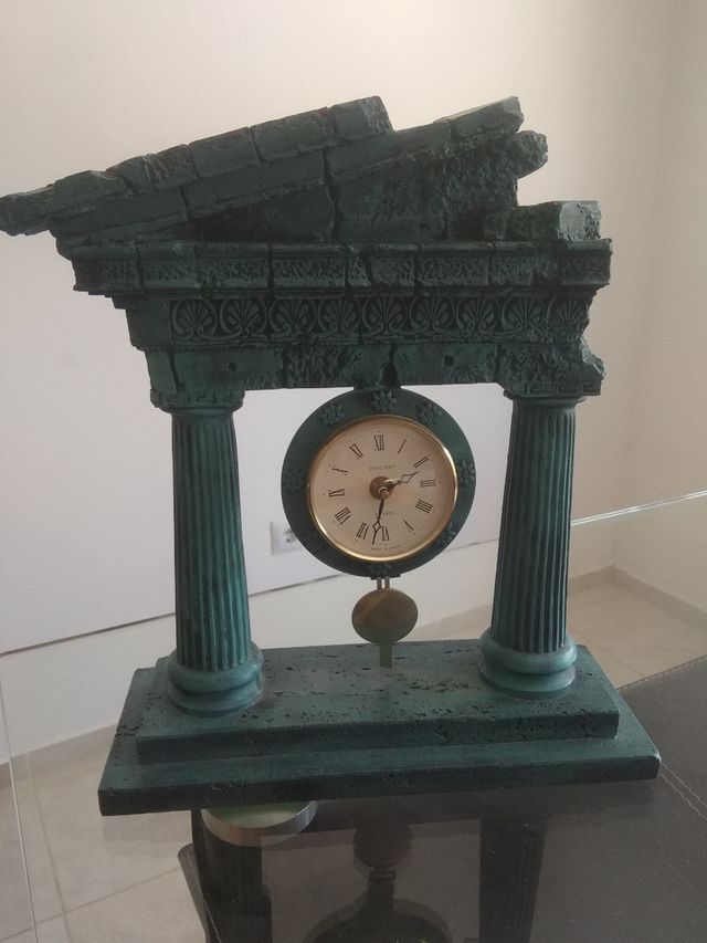 Reloj de Templo Griego