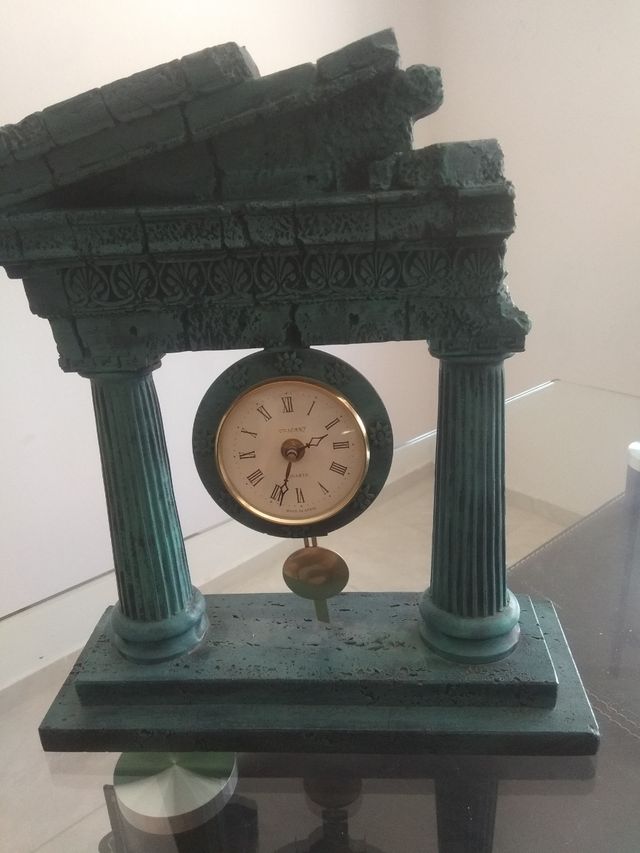 Reloj de Templo Griego