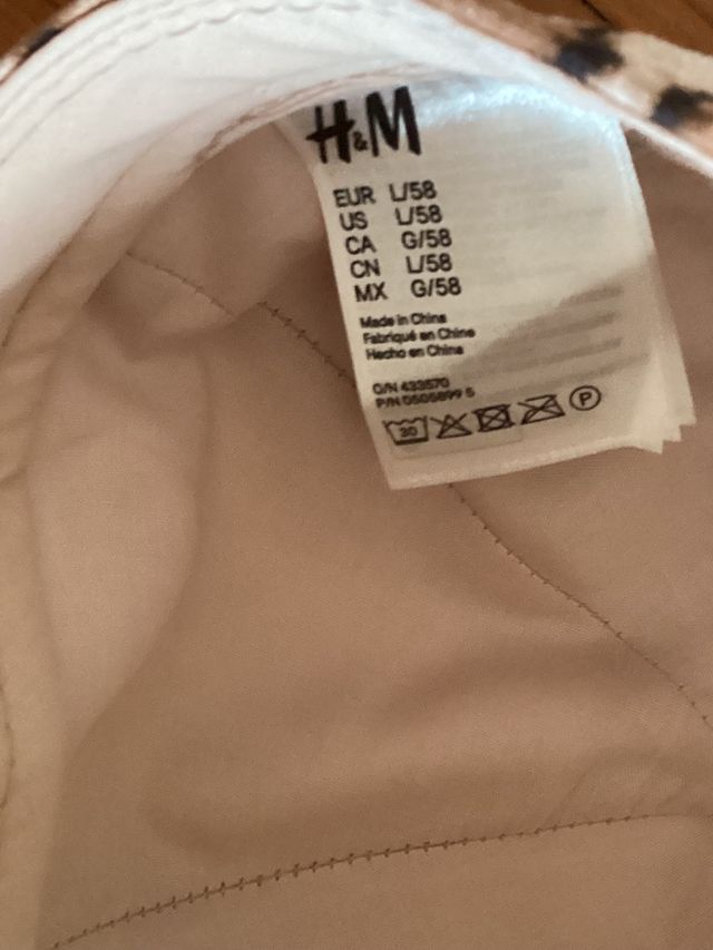 Cappellino con visiera maculato