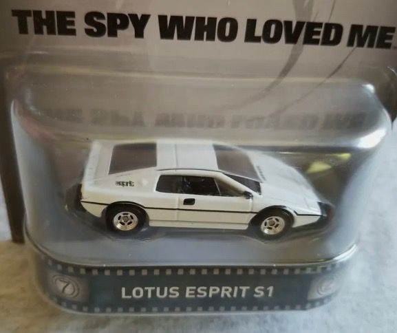 Hot Wheels Retro Entertainment Lotus 007 bond