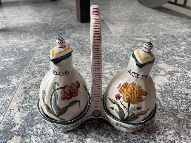 Set olio e aceto dipinti a mano ceramiche Deruta