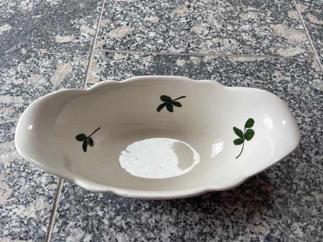 Vecchia salsiera in porcellana Dipinta Vintage