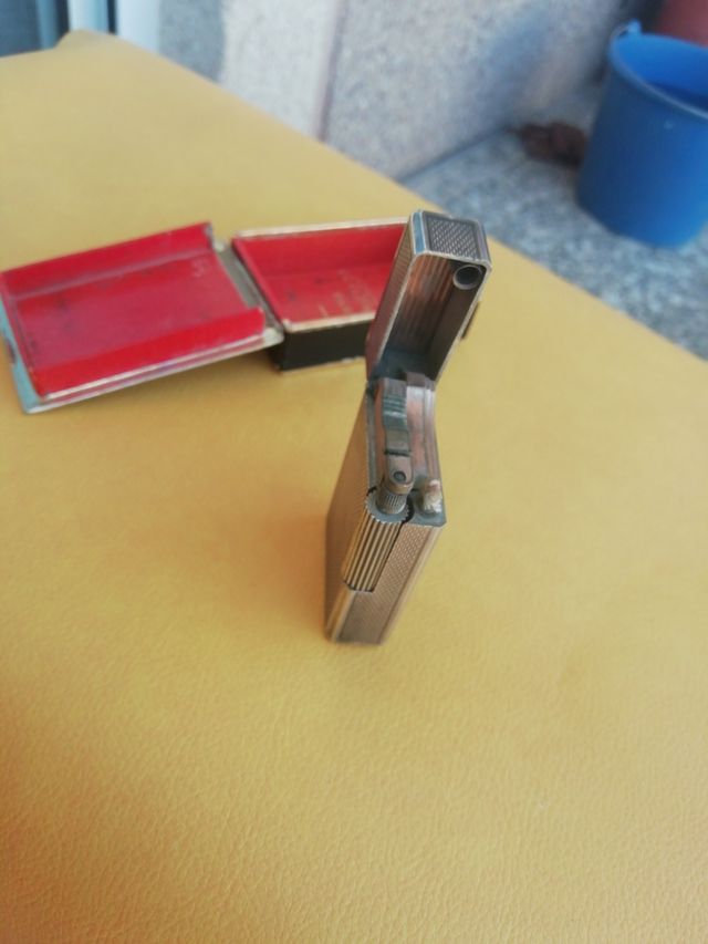 Antiguo mechero gasolina Dupont de plata años 40? 