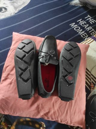 zapatillas o mocasines de hombre en piel