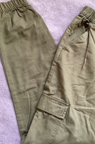 Pantalón ancho color verde militar H&M
