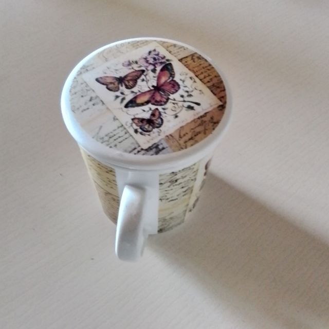 tazza in ceramica con coperchio "farfalle"