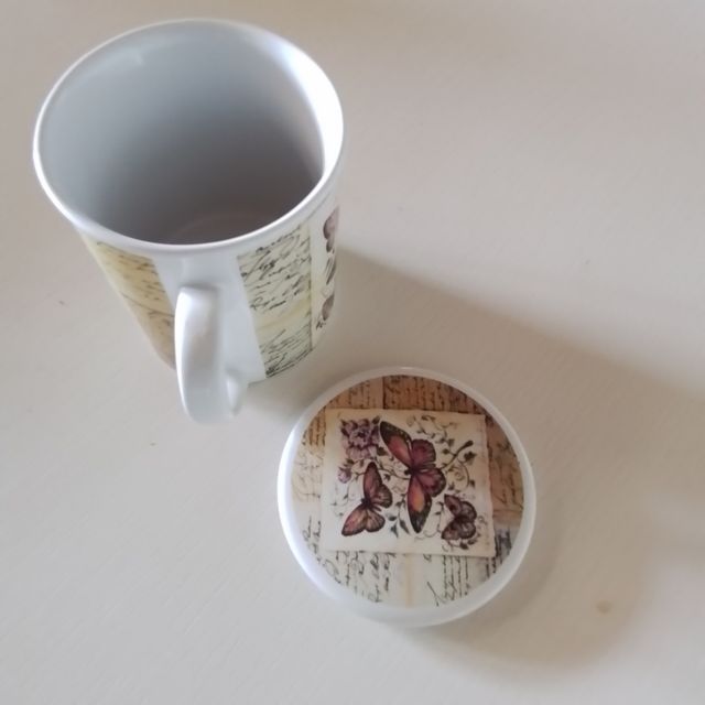 tazza in ceramica con coperchio "farfalle"