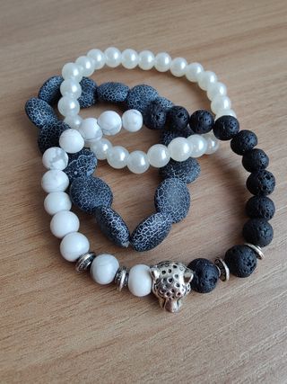 Bisutería variada collares pulseras