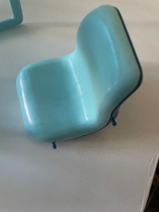 mesa y sillas Barbie