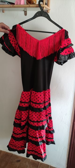 Vestido de sevillana niña