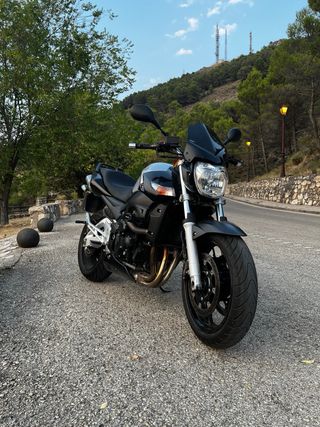 suzuki GSR600