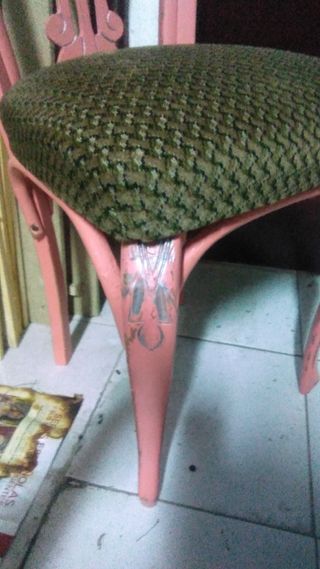 silla antigua pintada a mano