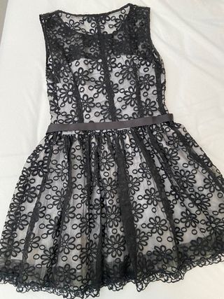 Vestido coctel blanco y negro flores