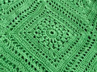 Top de ganchillo verde