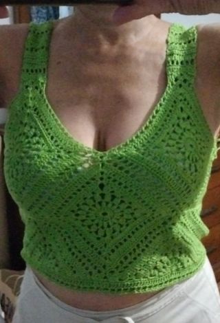 Top de ganchillo verde