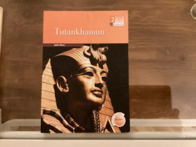 TUTANKHAMON