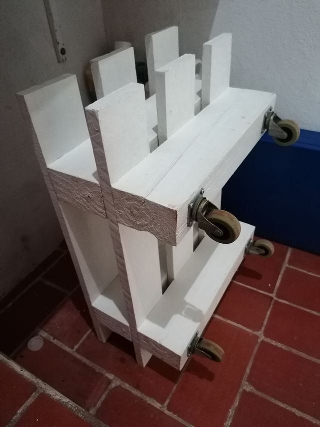 Mesa hecha con Palets. Móvil, con ruedas