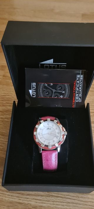reloj lotus