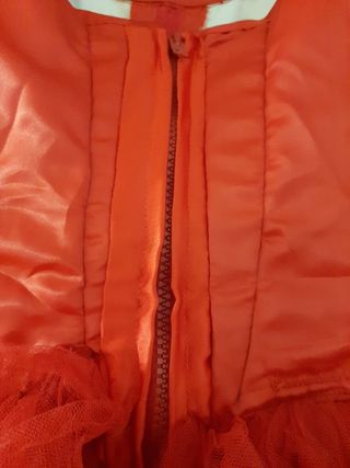 Vestido de tul rojo. Único.