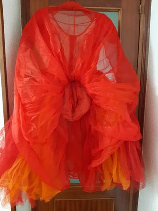 Vestido de tul rojo. Único.