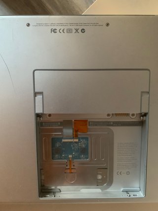 Ordenador apple antiguo.