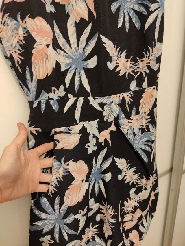 Vestido flores con lazo detrás talla 38