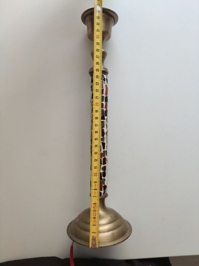 candelabro en bronce con mosaicos