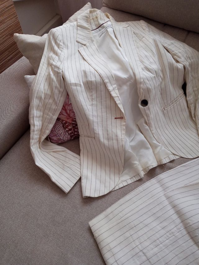 Precioso traje de verano de Zara