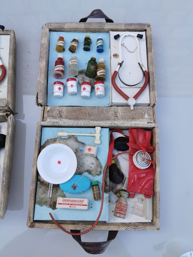 maletín médico de juguete vintage años 60