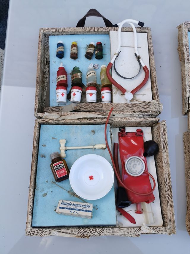 maletín médico de juguete vintage años 60