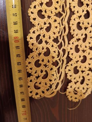 Merletti lavorati all' uncinetto